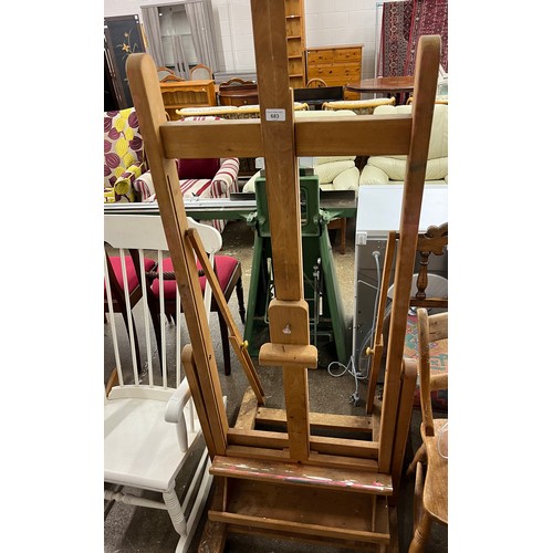 683 - Freestanding artist easel