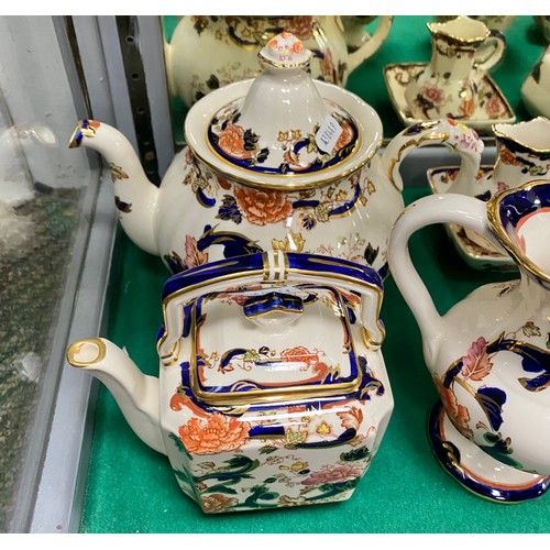 40 - Mason Mandalay ceramics to include teapots, vases jugs etc (8)