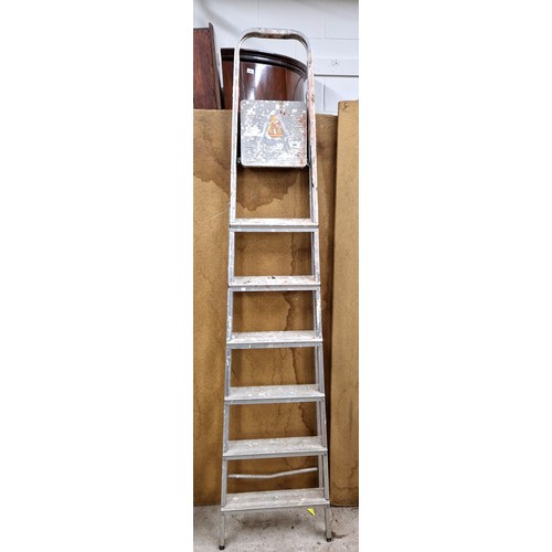 695 - Step ladders