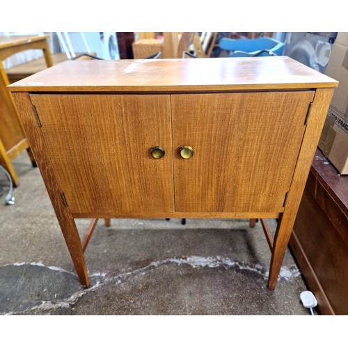 689 - Mid century two door cabinet, 75.5cm w x 38cm d x 76cm h