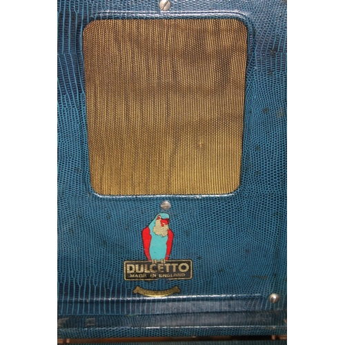 405 - Dulcetto wind up cased gramophone.