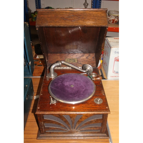 406 - Antique Unitone wind up gramophone.