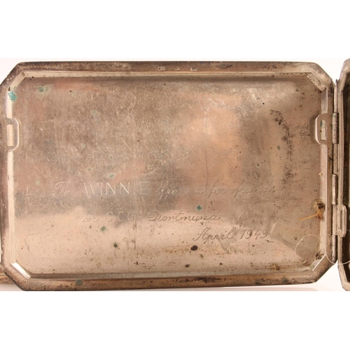 520 - German 800 grade silver Art Deco style cigarette case with engine turned decoration 144g and an unma... 