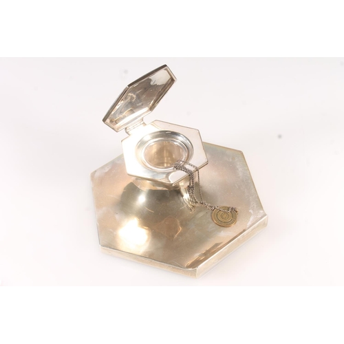 521 - Art Deco silver inkwell of capstan from and of good size, the lid with presentation inscription 'Pre... 