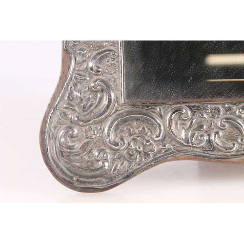 522 - Edwardian Art Nouveau period silver easel mirror with bevelled edge, hallmarked for Chester 1907, ma... 