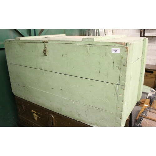 747 - Green painted pine storage box, 100cm wide,