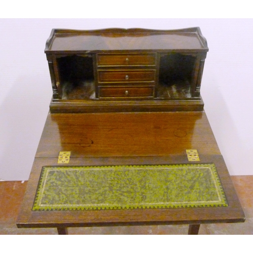 532 - Reproduction bonheur du jour, the superstructure top with three short drawers and pigeonholes, fold-... 
