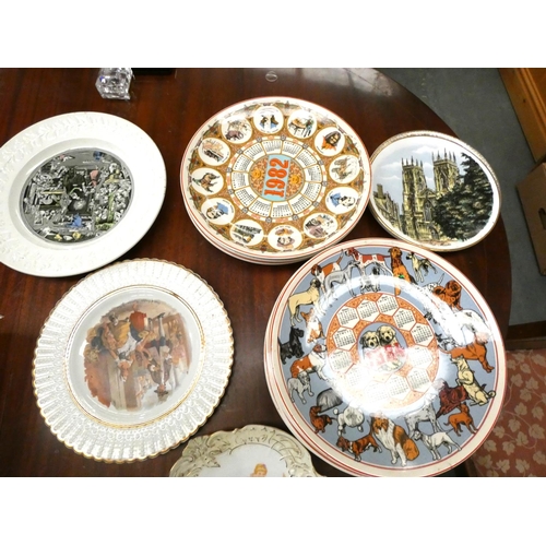 392 - Large box of collectable plates to include Wedgwood etc.