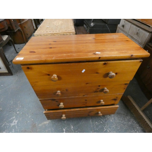 423 - Modern pine chest of drawers.