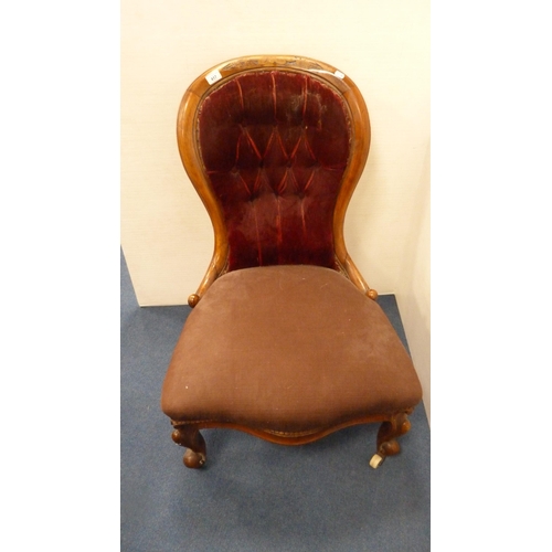 417 - Victorian walnut lady's spoon-back chair, with serpentine front, on ceramic castors.