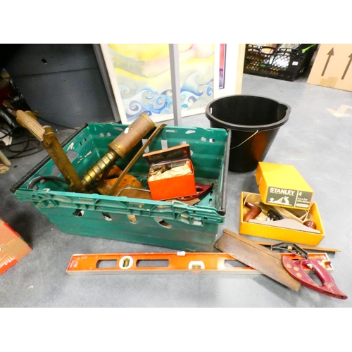 72 - Carton containing tools to include spirit level, foot pump, saw, Stanley no. 4 plane, bucket etc.&nb... 