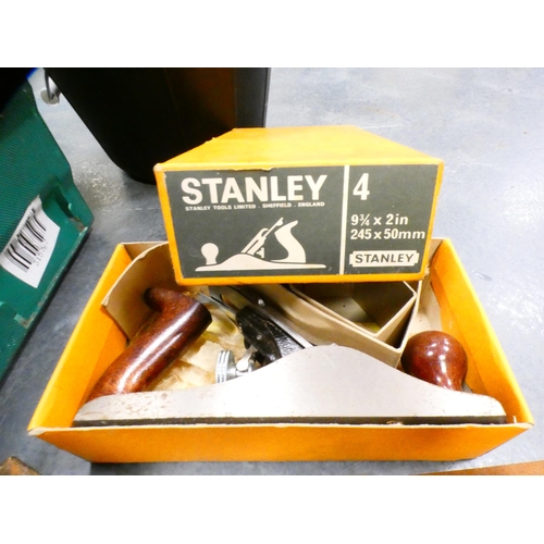 72 - Carton containing tools to include spirit level, foot pump, saw, Stanley no. 4 plane, bucket etc.&nb... 