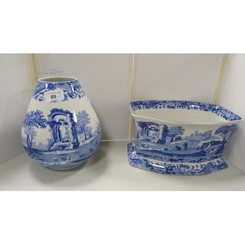 88 - Collection of Spode blue and white tablewares to include 'Italian' pattern, vase, frilly-rimmed dish... 