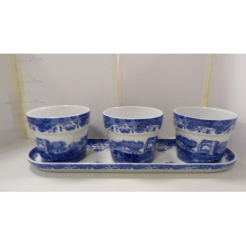 88 - Collection of Spode blue and white tablewares to include 'Italian' pattern, vase, frilly-rimmed dish... 