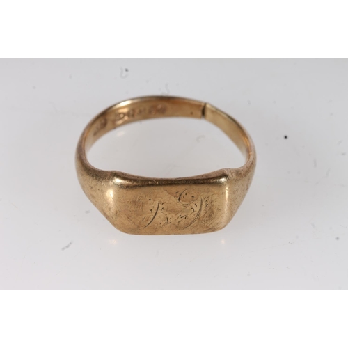 460 - 9ct gold signet ring, clipped, 6.5g.