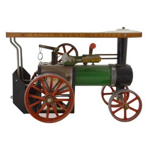 Mamod steam tractor.