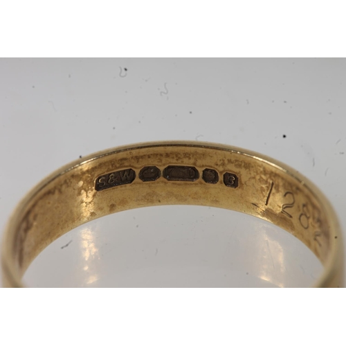 419 - 18ct gold wedding band, maker S&W, 3.7g.