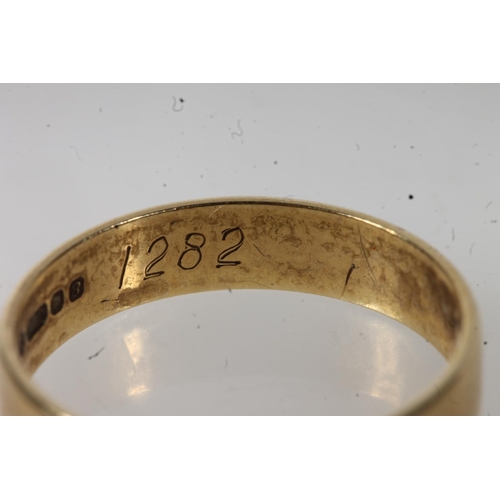 419 - 18ct gold wedding band, maker S&W, 3.7g.