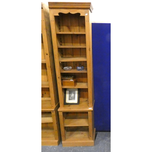 536 - Small modern pine bookcase. 47cm wide