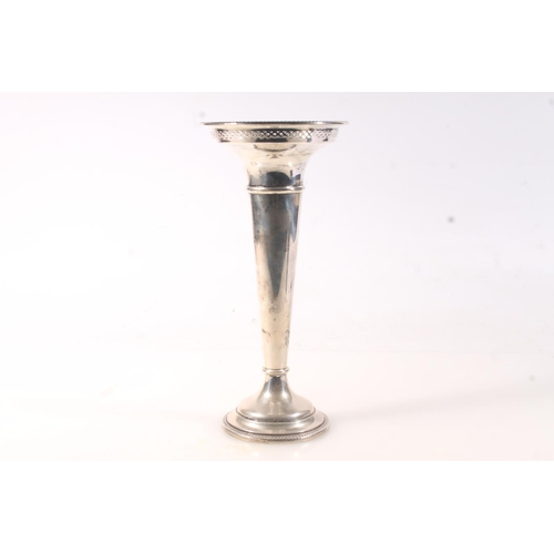 427J - Silver spill vase by Walker & Hall, Sheffield 1922, 23cm tall.