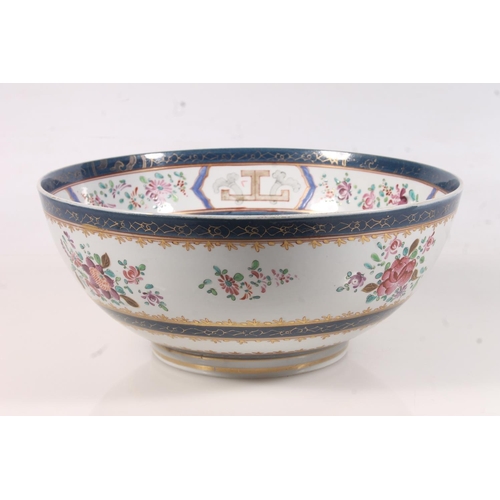 448 - Samson armorial punch bowl in the Chinese taste, circa early 19th century, decorated with colourful ... 
