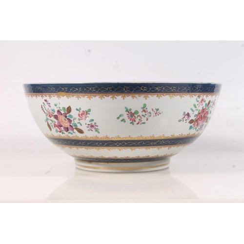 448 - Samson armorial punch bowl in the Chinese taste, circa early 19th century, decorated with colourful ... 