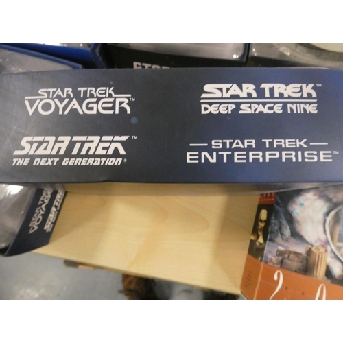 117 - Group of boxed model Star Trek collectables, and a Star Trek 2000 calendar.
