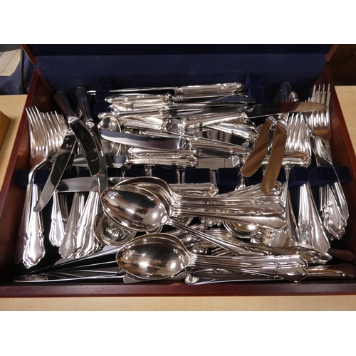 98 - Viner's stainless steel canteen of cutlery.