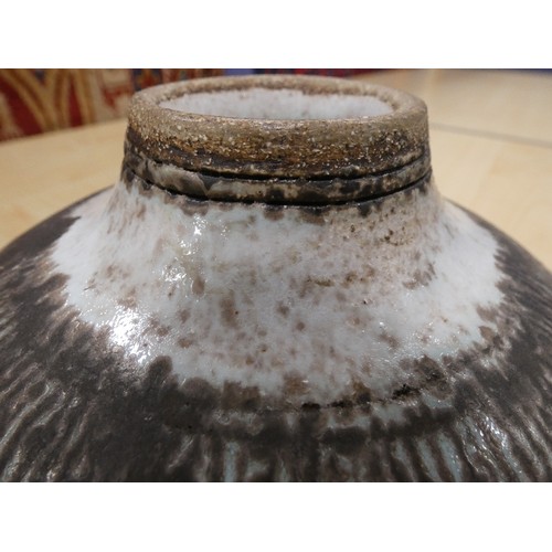 255 - Dame Lucie Rie DBE (Austrian, 1902 - 1995)Studio pottery drip glazed bowl, the interior and exterior... 