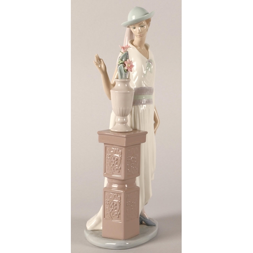 20 - Lladro figure Lady Grand Casino 5175