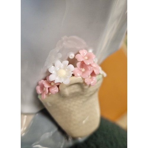 21 - Lladro figurine Sea Breeze 4922