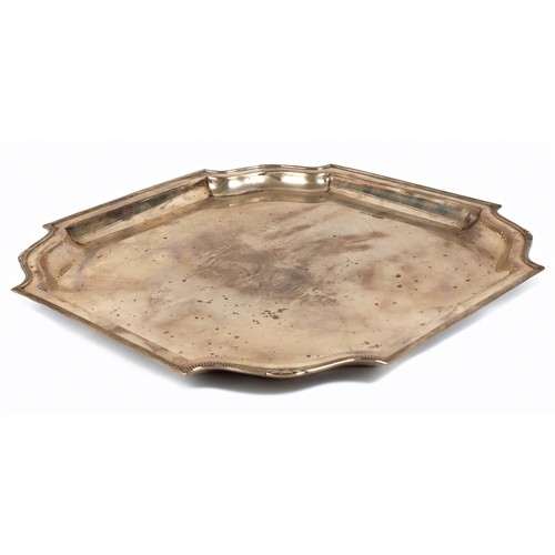 99 - Square silver tray, assay marked Sheffield 1931, maker G & C, weight 1146g