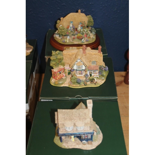 Lilliput Lane - Secret Garden - Picnic Paradise - Figurine Miniature Occasion