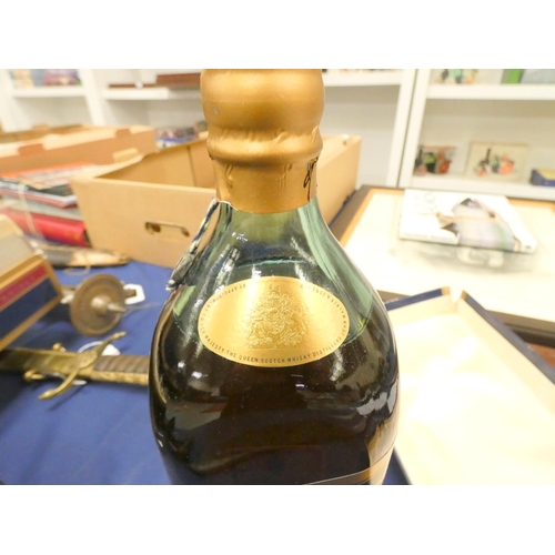 57 - Johnnie Walker Blue Label blended Scotch whisky. 43% ABV 1L.