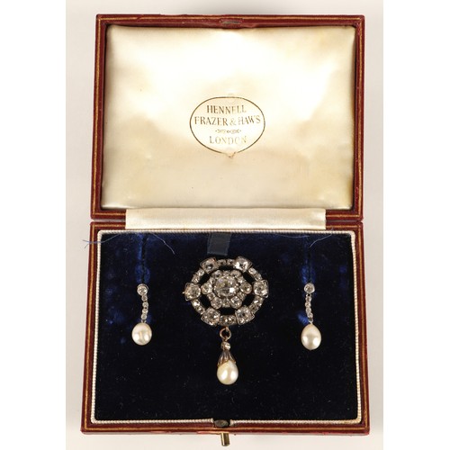 61 - Impressive diamond encrusted brooch, central 1.5 carat stone surrounded by six 0.20 stone interspers... 