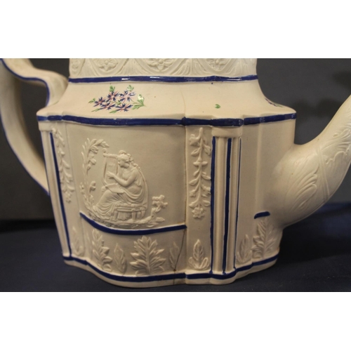 17 - Copeland & Garrett Late Spode Felspar porcelain blue and white sucrier and cover decorated with ... 