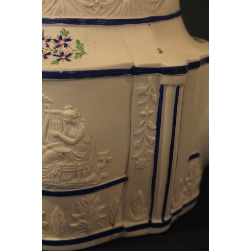 17 - Copeland & Garrett Late Spode Felspar porcelain blue and white sucrier and cover decorated with ... 