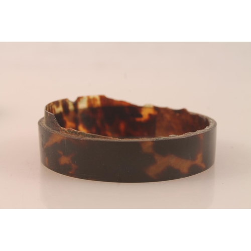 9 - Japanese kobe style carved horn and wood toy in the form of a lady, 6.5cm high, a tortoiseshell box ... 