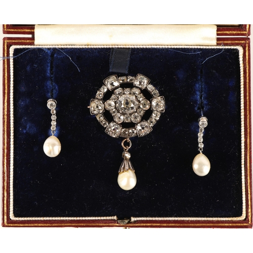 61 - Impressive diamond encrusted brooch, central 1.5 carat stone surrounded by six 0.20 stone interspers... 