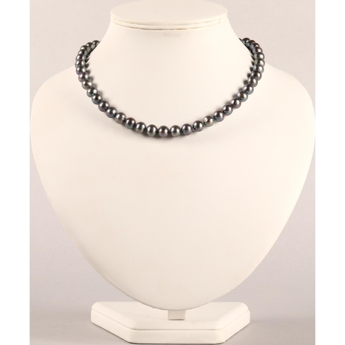 63 - Tahitian pearl necklace with 14k yellow gold clasp, 45cm long