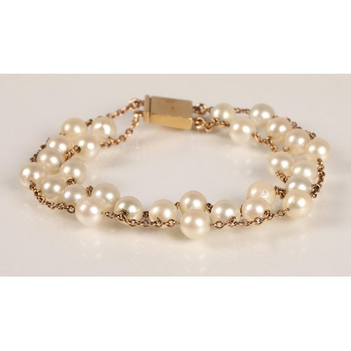 67 - Ladies 9ct yellow gold pearl bracelet, 20cm long