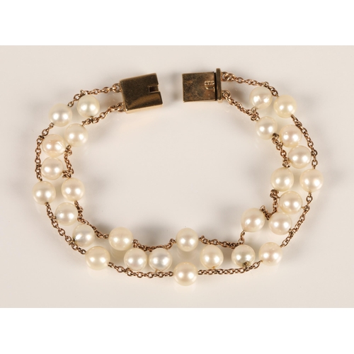 67 - Ladies 9ct yellow gold pearl bracelet, 20cm long