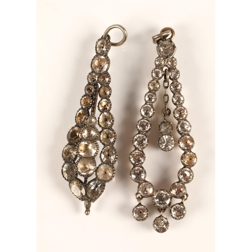 70 - Group of Georgian and later jewellery to include a mourning brooch or bracelet link with central por... 