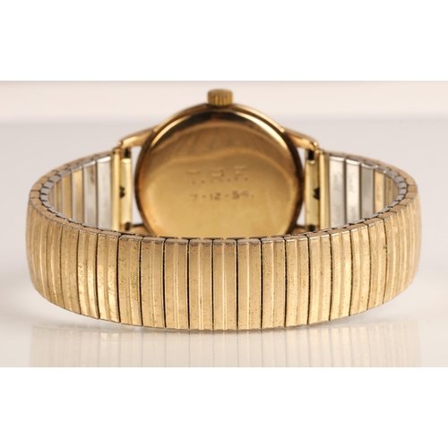 82 - Gents 9ct yellow gold Longines wrist watch, champagne dial with hour marker batons and subsidiary di... 