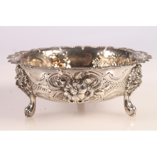 49 - Victorian silver bon-bon dish or bowl with heavily decorated body with lion head mounted supports, R... 