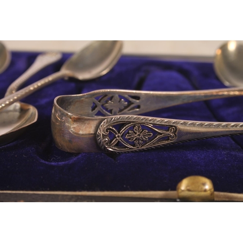 5 - Geo. IV silver tea spoon set, the eleven spoons and matching sugar tongs with gadrooned border and o... 