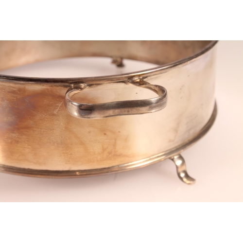 58 - Victorian silver pedestal stand, with gadrooned borer tapering to conforming undertier on three lion... 