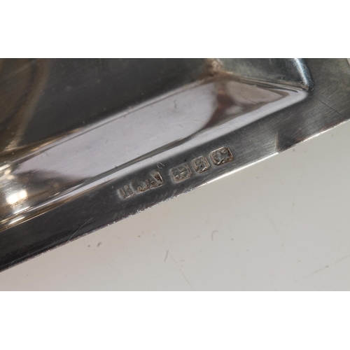 8 - Victorian silver porringer, the shaped body engraved with personalisation, with S-scroll handles, Gi... 