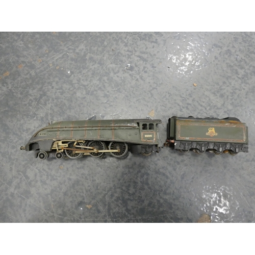 53 - Hornby Railways 4472 Flying Scotsman loco with tender, OO gauge Mainline Railways 46100 loco with te... 