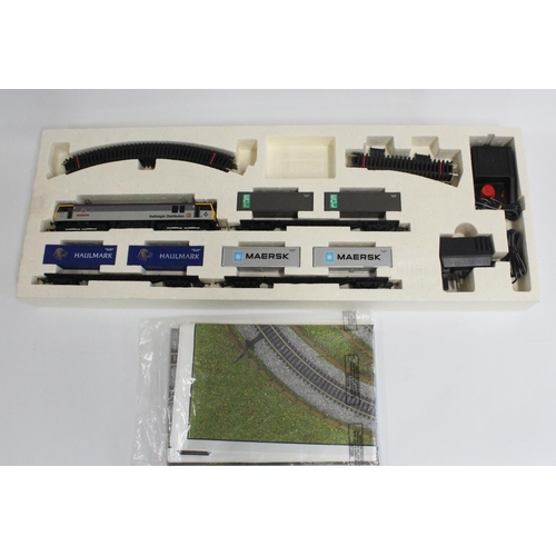 1030 - Hornby (Hornby Hobbies Ltd) OO gauge model railways R824 Intercity 225 electric train set with Class... 